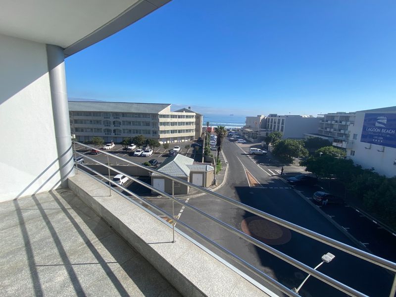 139m2 Premium Commercial Space to Let  - Photo 9