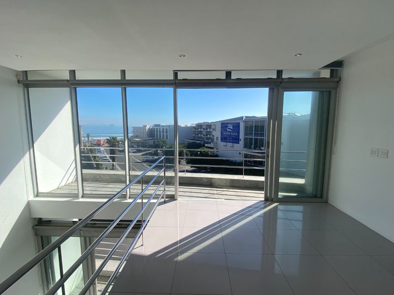 139m2 Premium Commercial Space to Let  - Photo 8