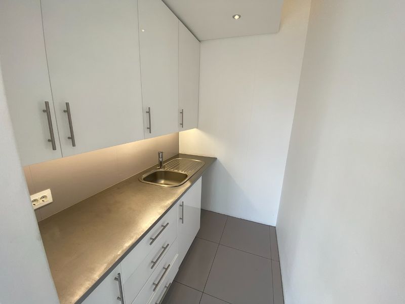 135 Premium Commercial Space to Let  - Photo 2