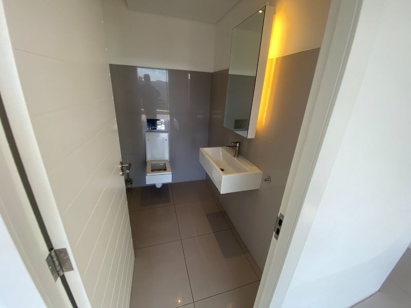 135 Premium Commercial Space to Let  - Photo 8