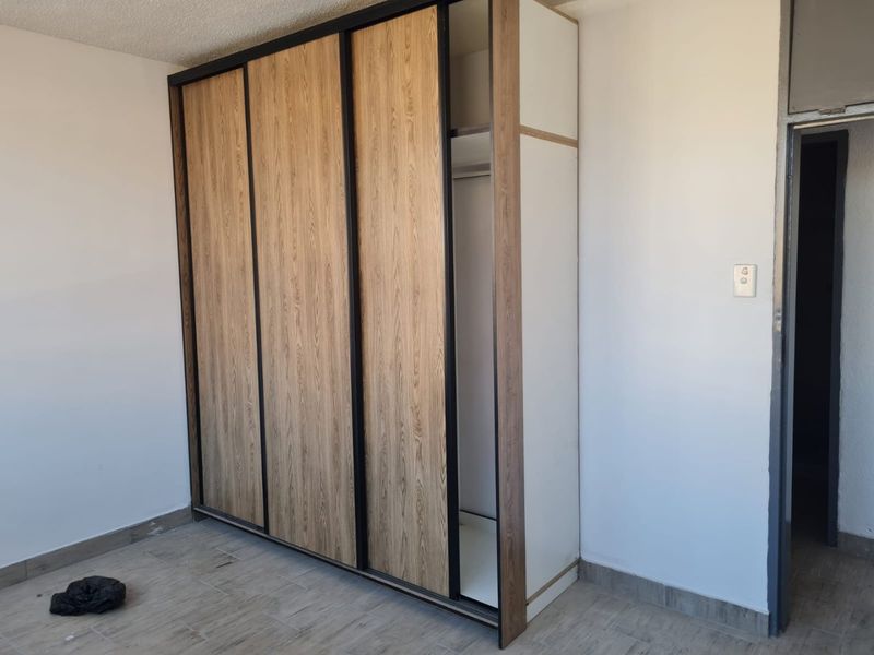 Newly Refurbished Apartments - Photo 5