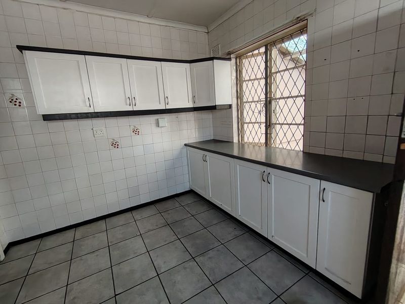 3 Bedroom house for rent in Fynnland R14,000pm - Photo 6