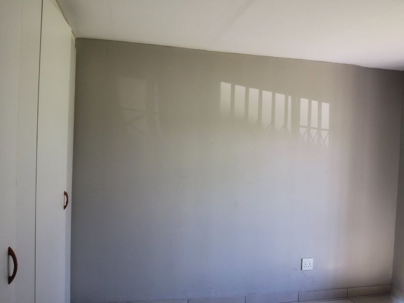 2 Bedroom Town House for Sale in Crystal Park  - Photo 7