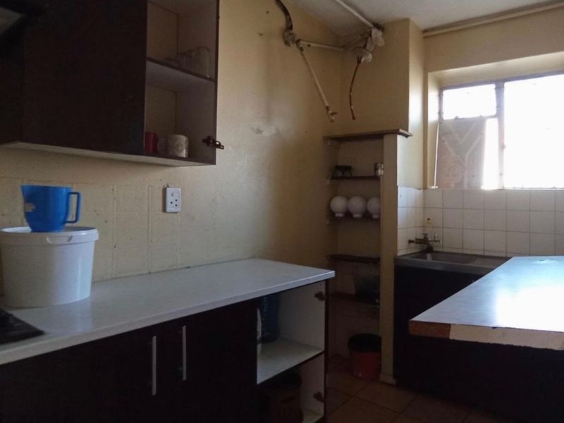 2 bedroom apartment in sunnyside for sale - Photo 3