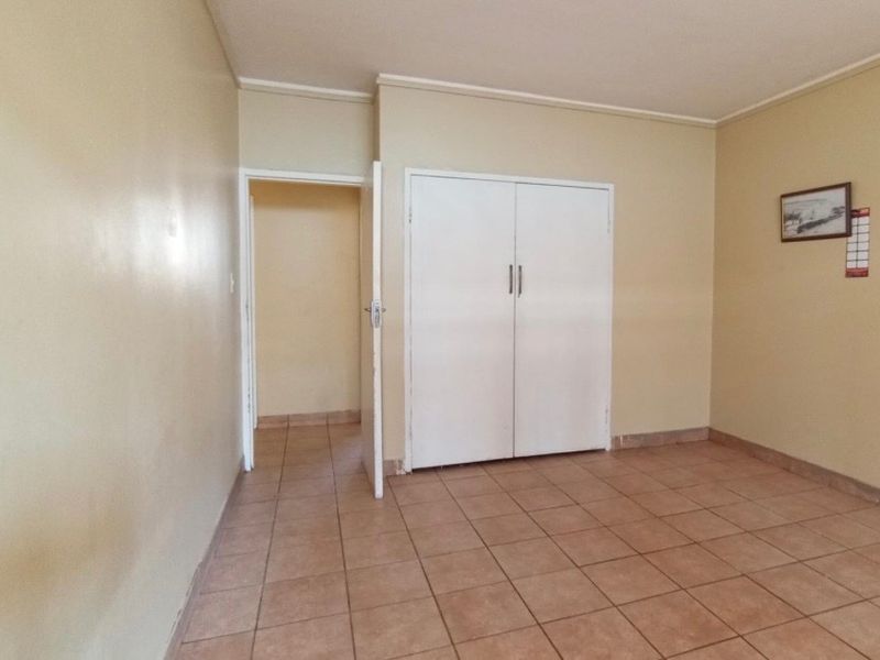 2 bedroom apartment in sunnyside for sale - Photo 2