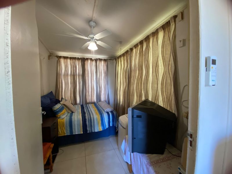 Family Home in Barberton with Sunny garden  - Photo 7