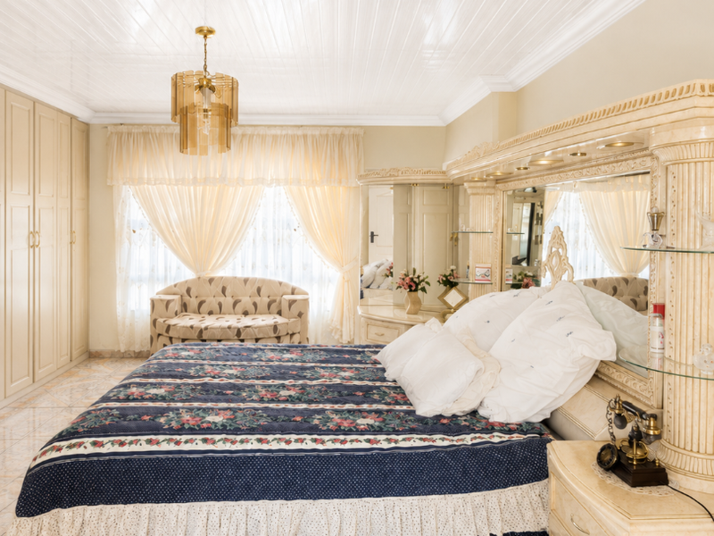 Exceptional Double-Storey Family Home with Breathtaking Soweto Views - Photo 10