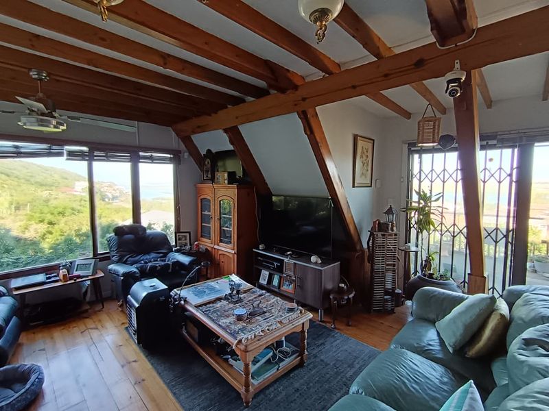Tranquil Family Home with Flatlet, Pool & Spectacular Views - Photo 9
