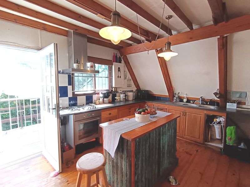 Tranquil Family Home with Flatlet, Pool & Spectacular Views - Photo 1