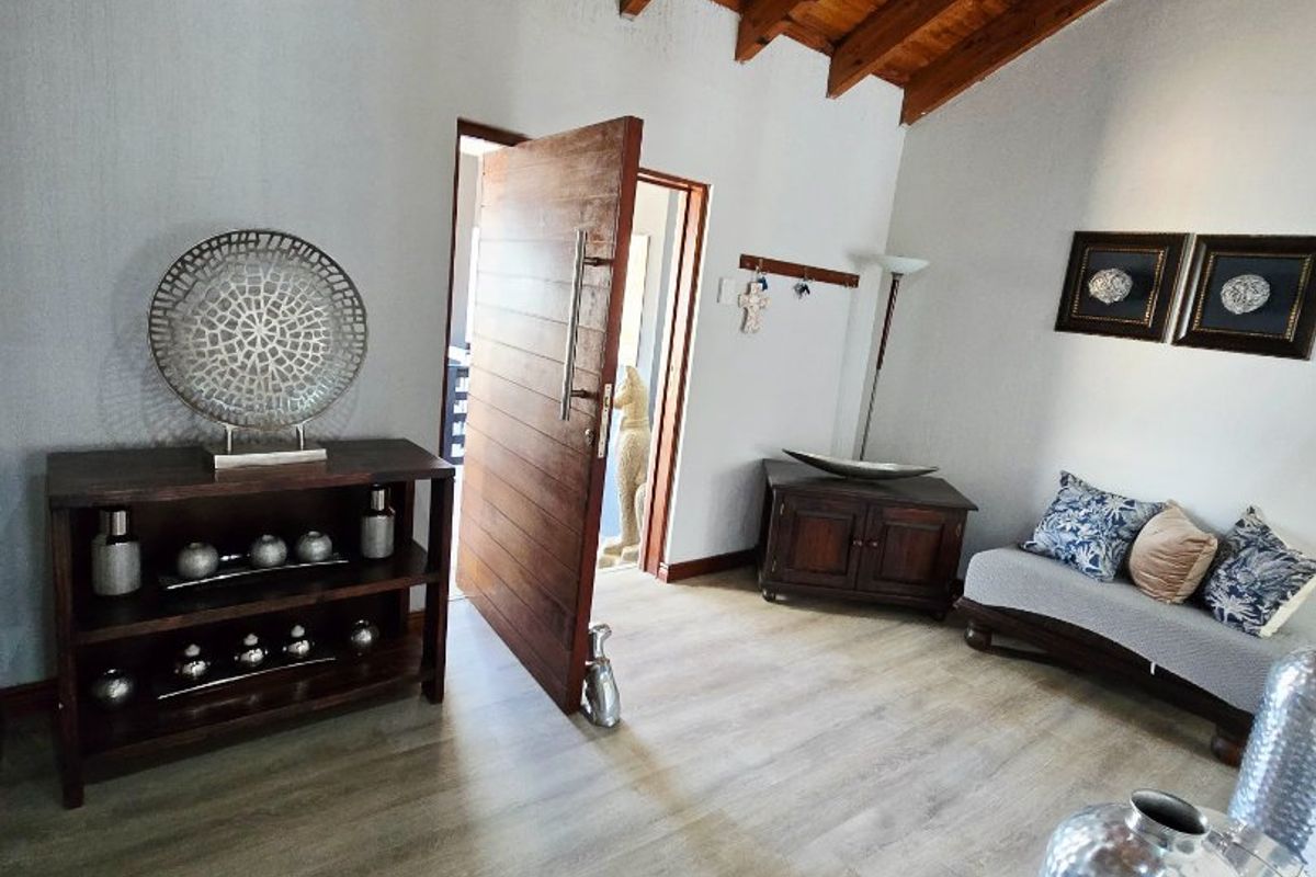 Luxury Family Estate with Exceptional Lifestyle, Space & Endless Possibilities - Photo 5