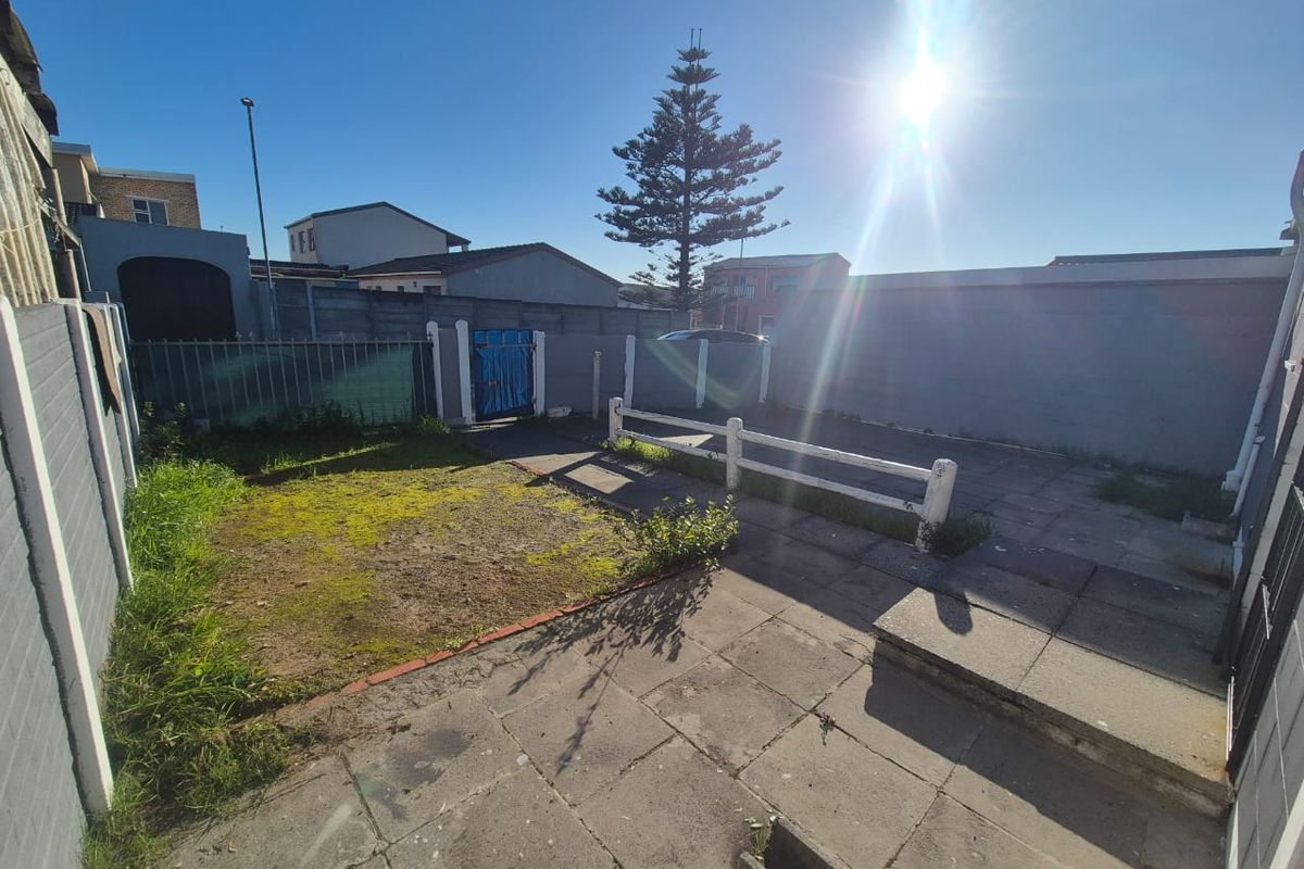 3 Bedroom Home For Sale in Rocklands - Photo 5