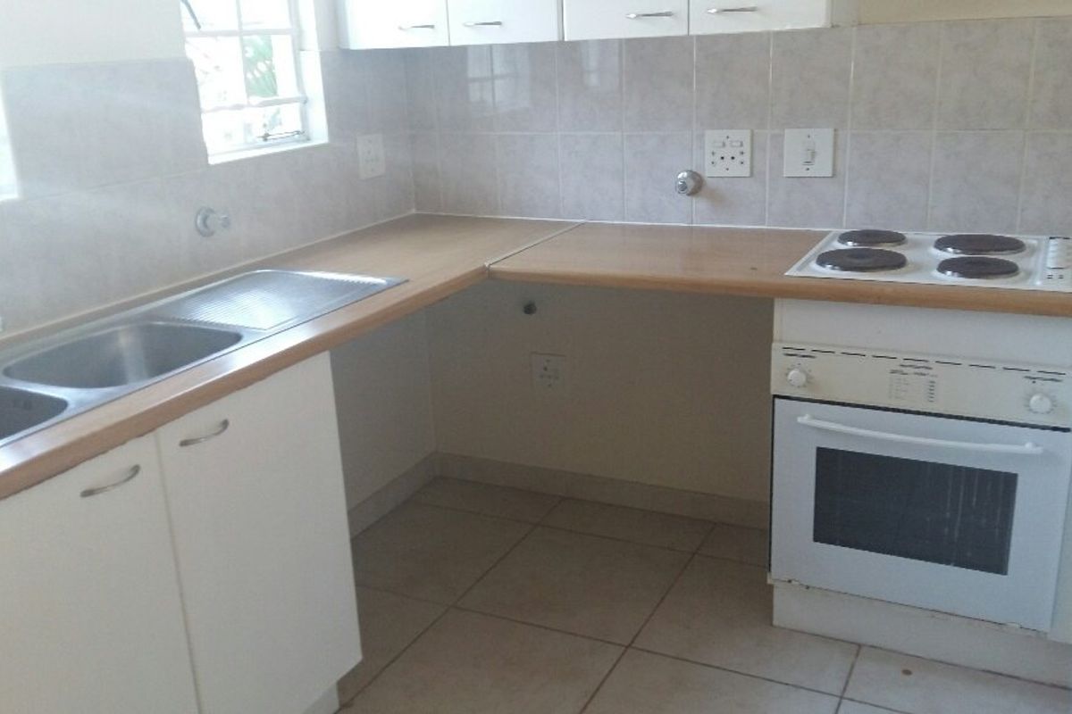 Charming 3-Bedroom Garden Townhouse – Secure, Comfortable & Move-In Ready! - Photo 5