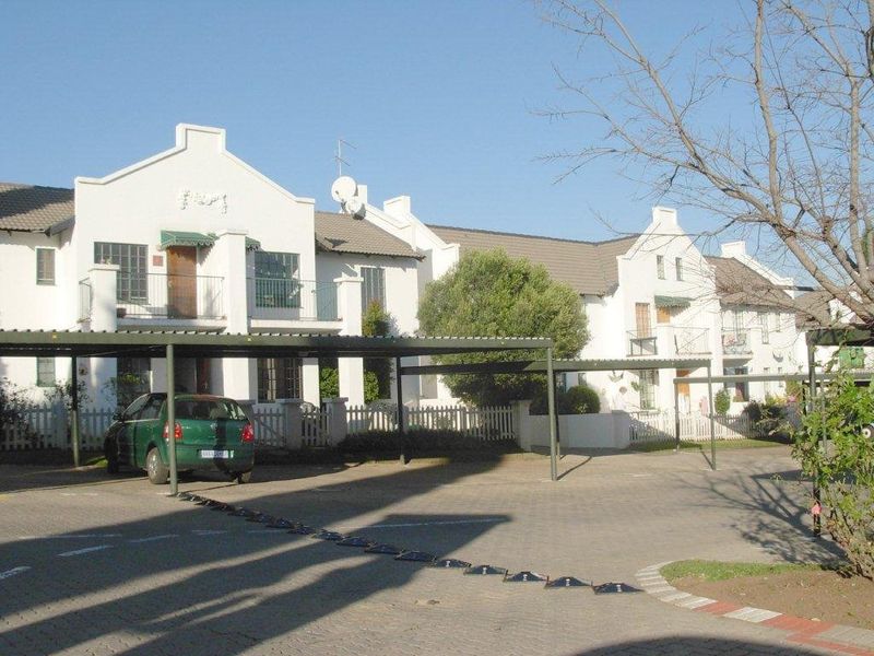 Charming 3-Bedroom Garden Townhouse – Secure, Comfortable & Move-In Ready! - Photo 1