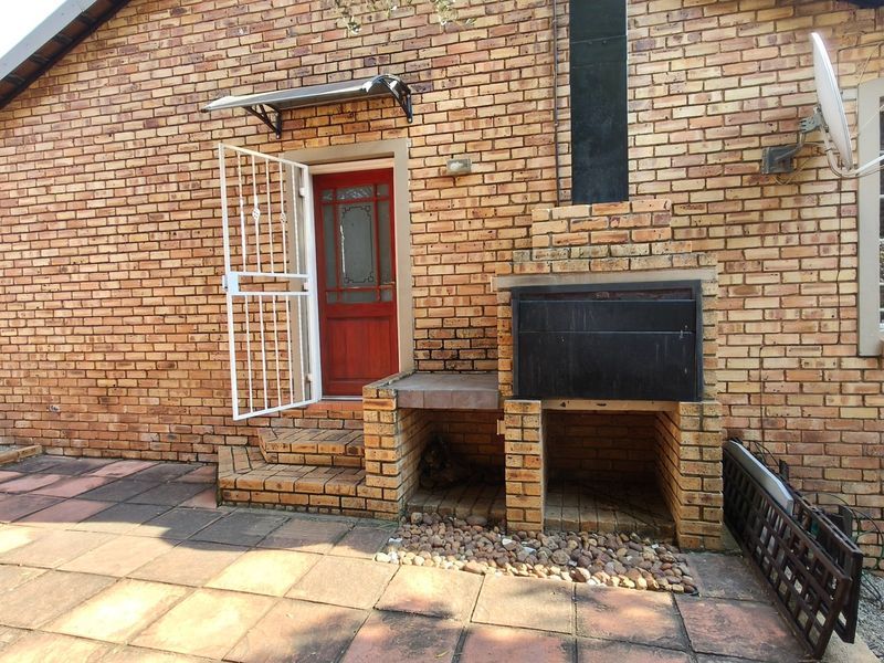 Chic Roodepoort Townhouse with Fibre and Garden - Photo 3