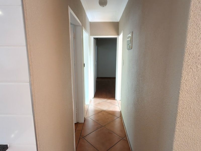 Chic Roodepoort Townhouse with Fibre and Garden - Photo 8
