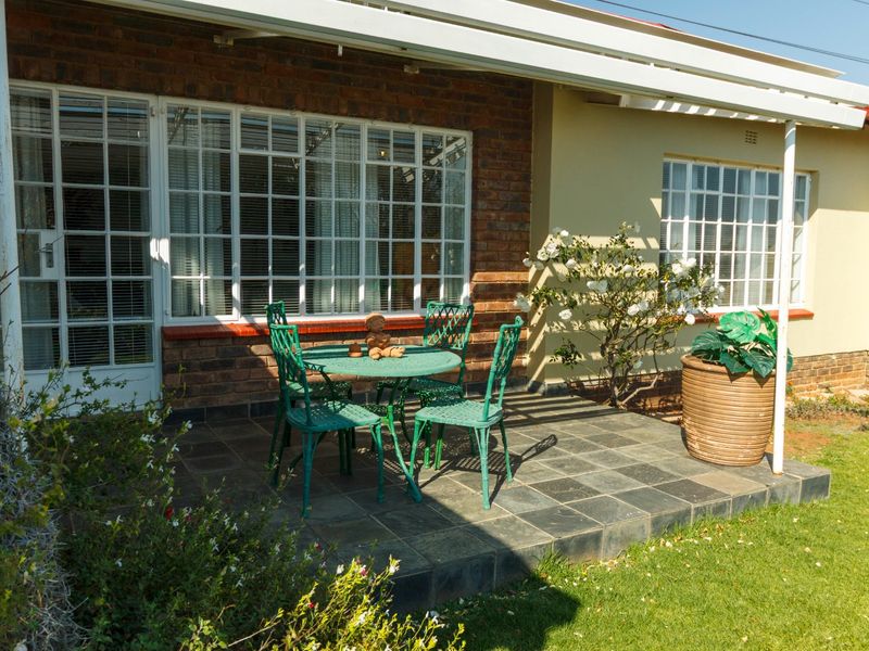 Charming Helderkruin Townhouse Oasis - Photo 2