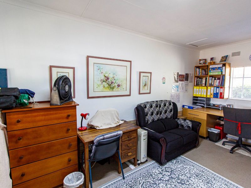 Charming Helderkruin Townhouse Oasis - Photo 7