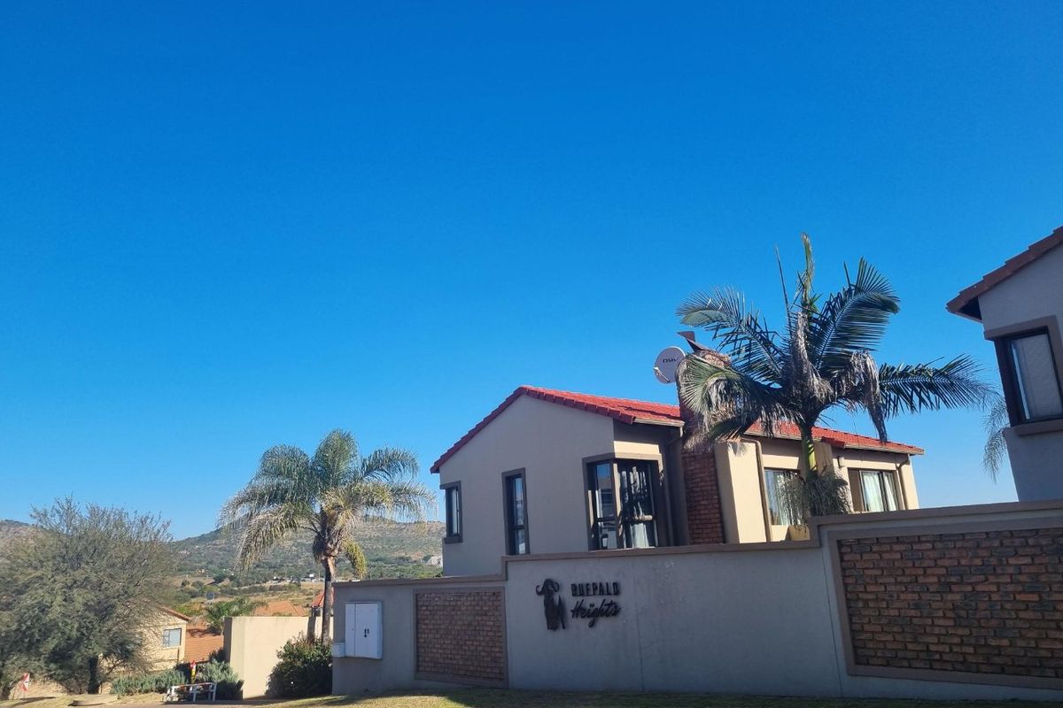 Beautiful Sunny Double-Storey Home in Xanadu Eco Estate, Hartbeespoort - Photo 3