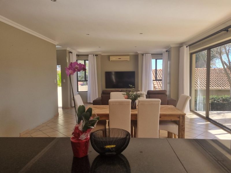 Beautiful Sunny Double-Storey Home in Xanadu Eco Estate, Hartbeespoort - Photo 9