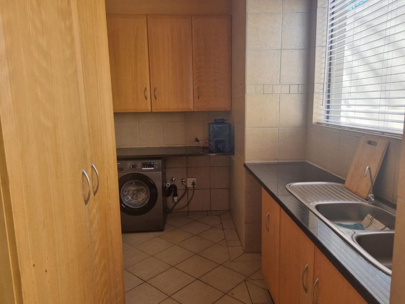 Beautiful Sunny Double-Storey Home in Xanadu Eco Estate, Hartbeespoort - Photo 8