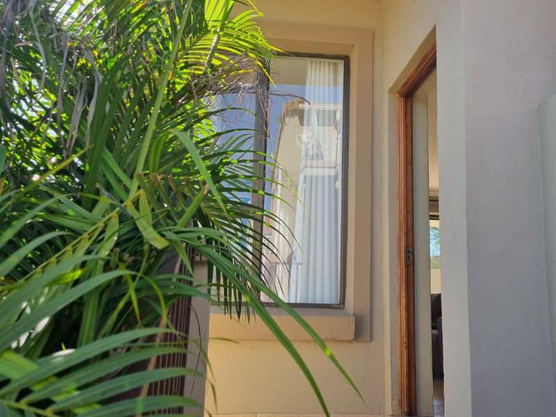 Beautiful Sunny Double-Storey Home in Xanadu Eco Estate, Hartbeespoort - Photo 2