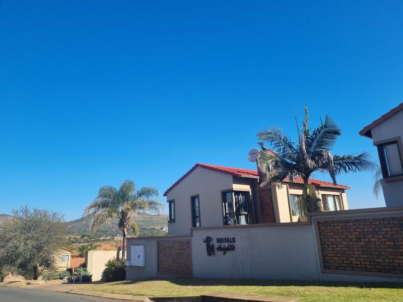 Beautiful Sunny Double-Storey Home in Xanadu Eco Estate, Hartbeespoort - Photo 3