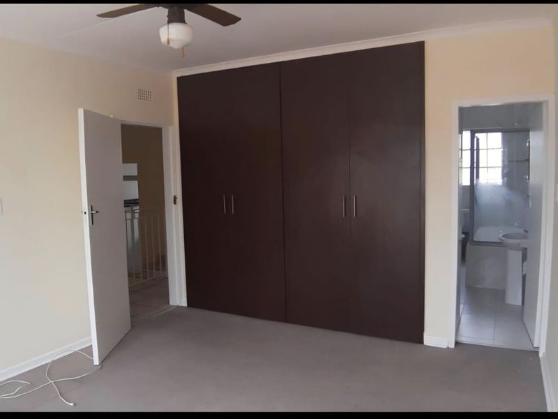 Spacious Townhouse offering lots of living space - Photo 10
