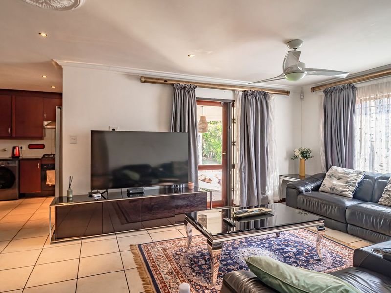 Contemporary Family Living in the Heart of Emerald Estate, Greenstone Hill - Photo 4