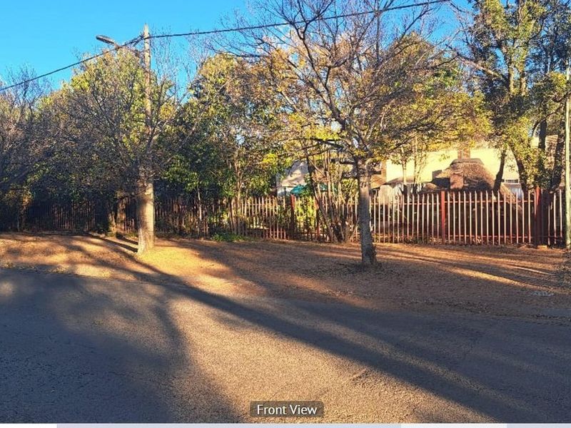 Chic 2 bedroom La Hoff Flat with Quiet Outdoor Space - Photo 4