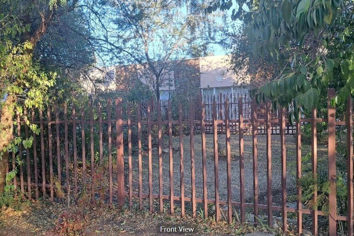 Chic 2 bedroom La Hoff Flat with Quiet Outdoor Space - Photo 5