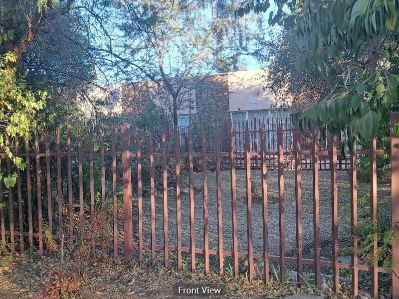 Chic 2 bedroom La Hoff Flat with Quiet Outdoor Space - Photo 5