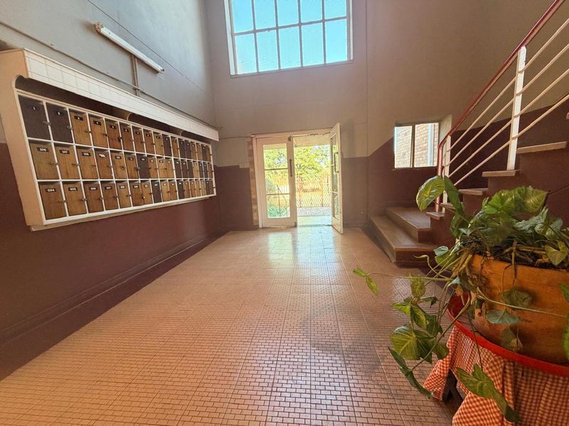 Spacious Stilfontein Apartment with secure parking - Photo 7