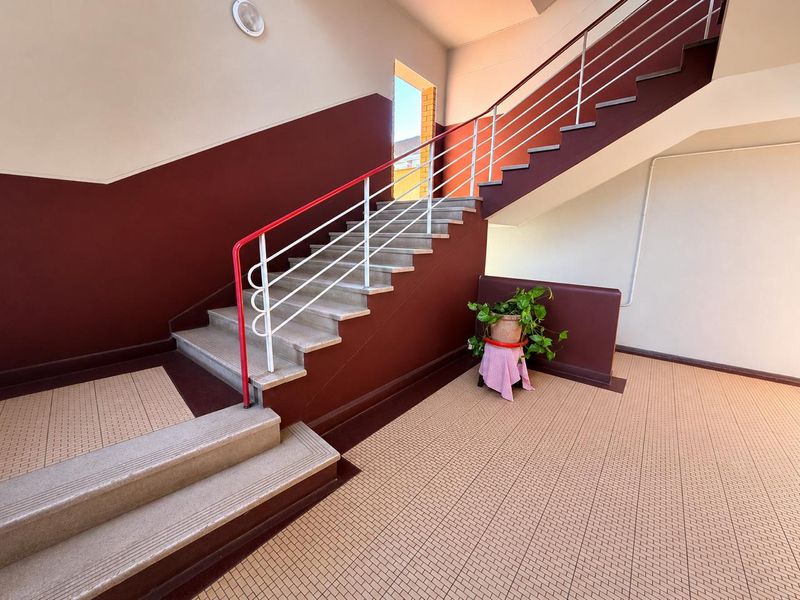 Spacious Stilfontein Apartment with secure parking - Photo 5