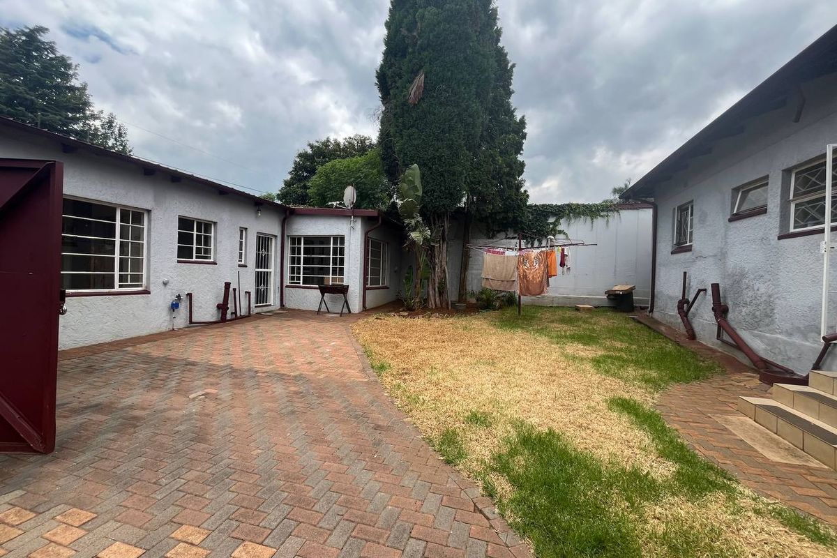 3 Bedroom House To Let In Albertville, Randburg - Photo 4