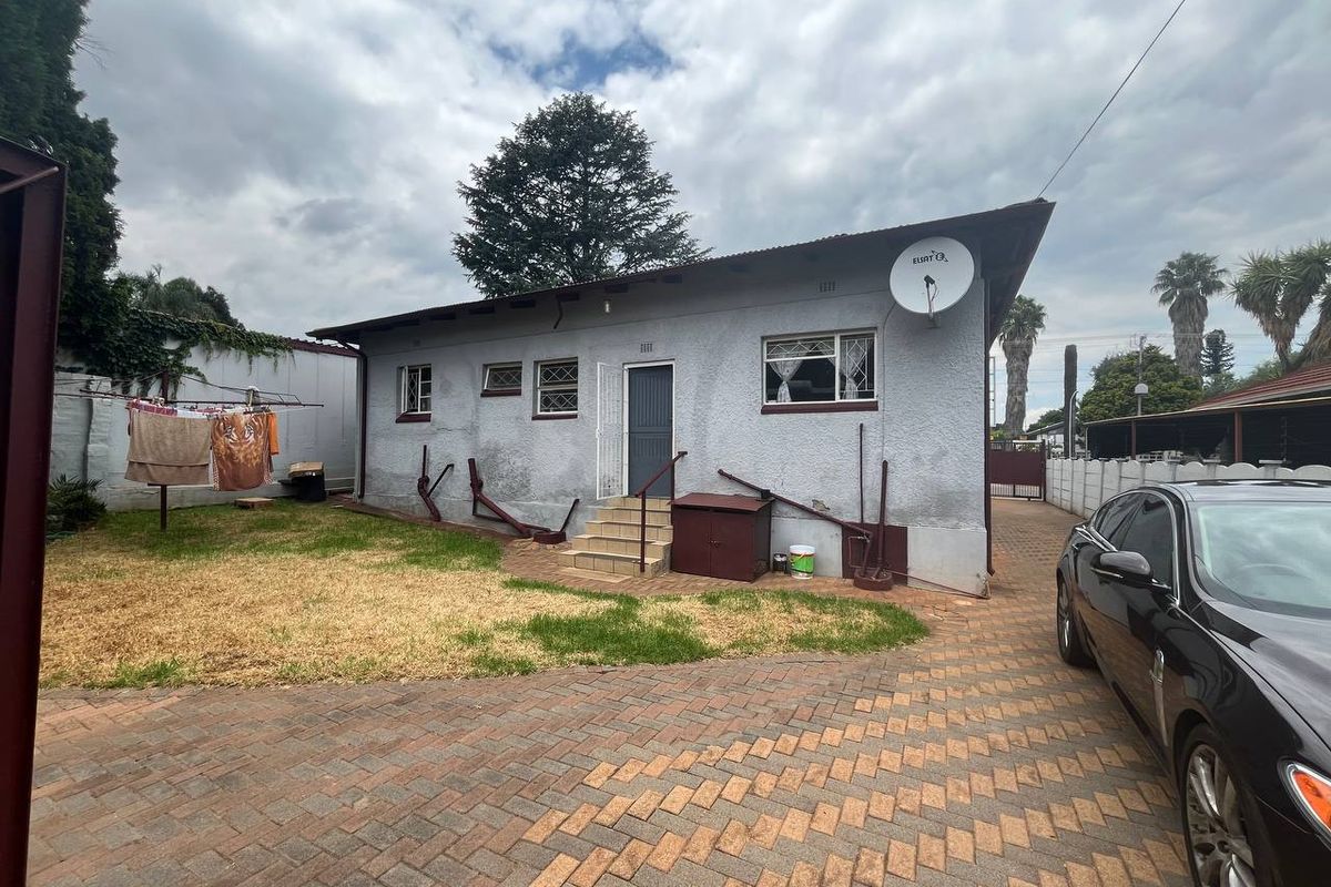 3 Bedroom House To Let In Albertville, Randburg - Photo 3