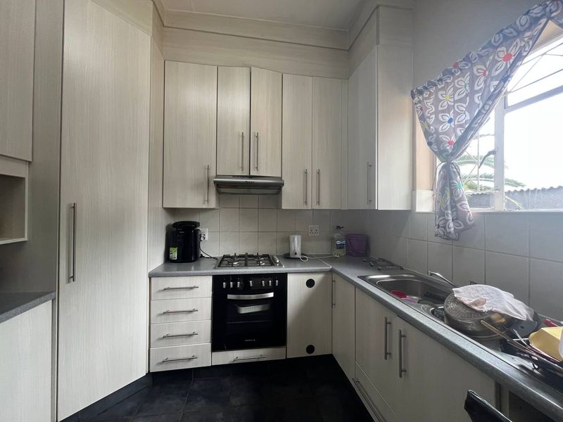 3 Bedroom House To Let In Albertville, Randburg - Photo 9
