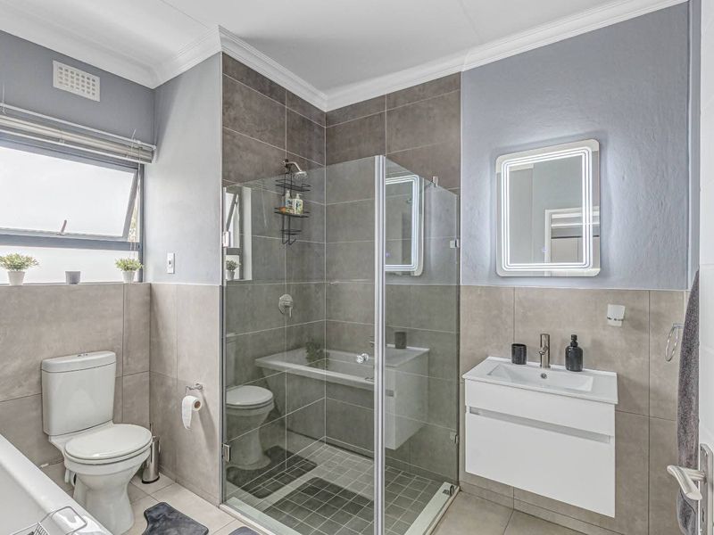 Beautiful 4-Bedroom Townhouse for Rent – Available 1 August - Photo 6