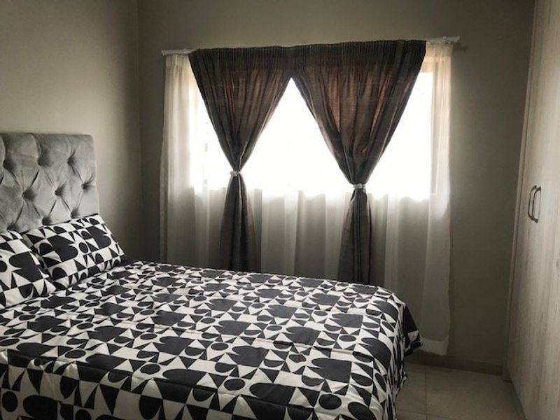 3 Bedroom Duplex FOR SALE in Rooihuiskraal North - Photo 10