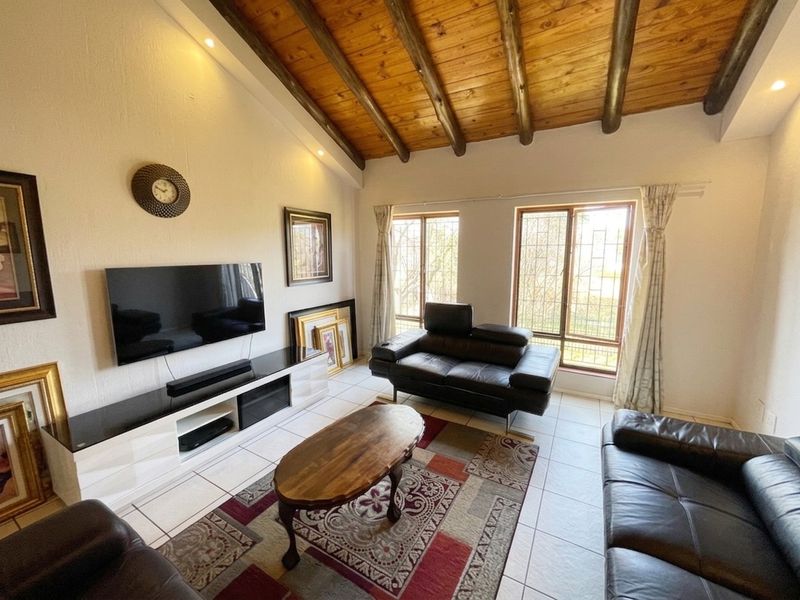 Well Priced  3 Bedroom 2 Bathroom To Go - Photo 8