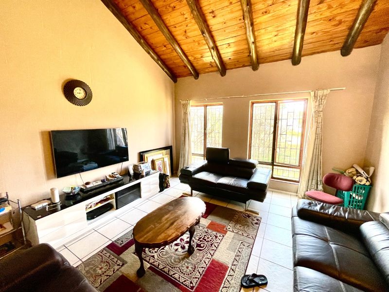 Well Priced  3 Bedroom 2 Bathroom To Go - Photo 6
