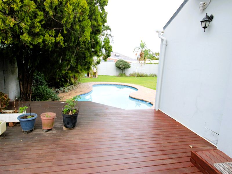 Pristine Older Home with Exceptional Versatility & Flatlet Discover Timeless Elegance and Endless Possibility - Photo 9