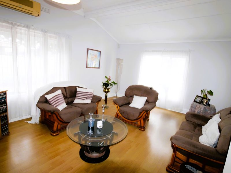 Pristine Older Home with Exceptional Versatility & Flatlet Discover Timeless Elegance and Endless Possibility - Photo 7