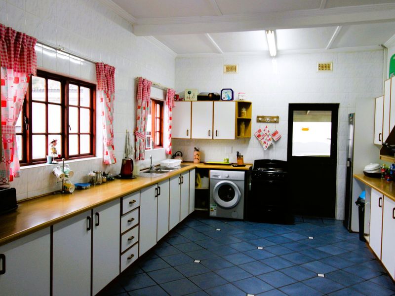Pristine Older Home with Exceptional Versatility & Flatlet Discover Timeless Elegance and Endless Possibility - Photo 4