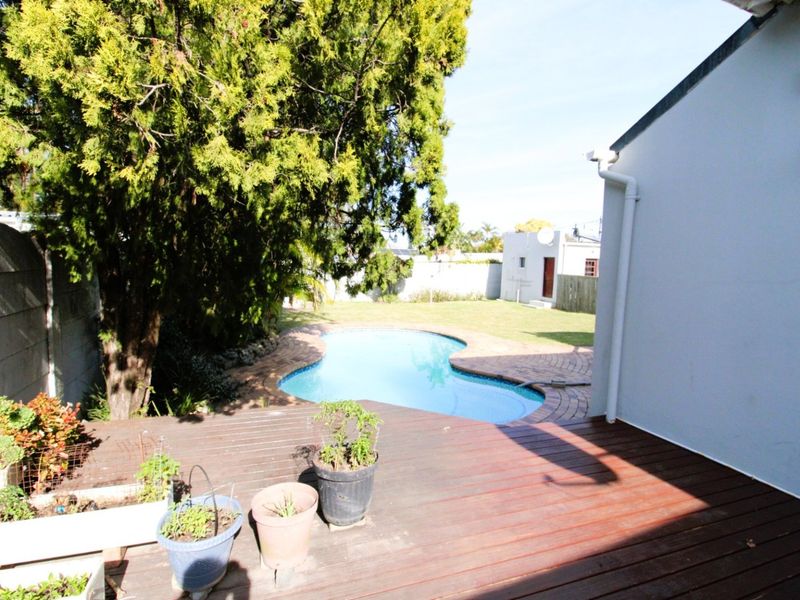 Pristine Older Home with Exceptional Versatility & Flatlet Discover Timeless Elegance and Endless Possibility - Photo 8