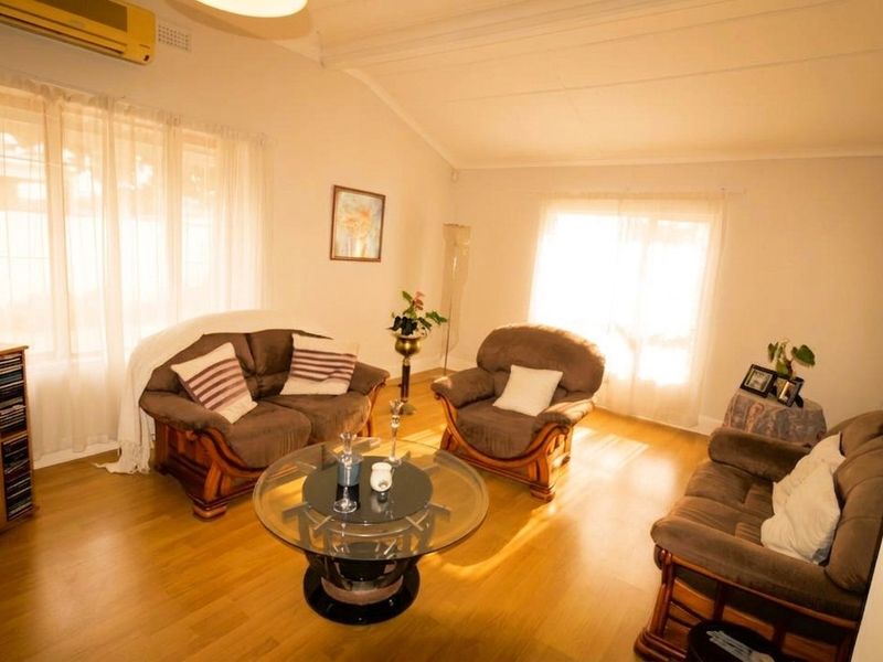 Pristine Older Home with Exceptional Versatility & Flatlet Discover Timeless Elegance and Endless Possibility - Photo 3