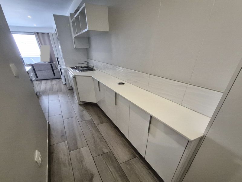 1 bedroom, 1 bathroom apartment in Ashlea gardens  - Photo 3