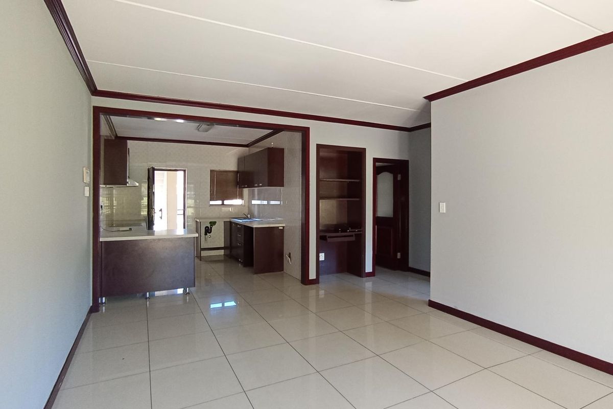 Modern 2 Bedroom Apartment with Garden Views in Rosa Royale, Summerset - Photo 5
