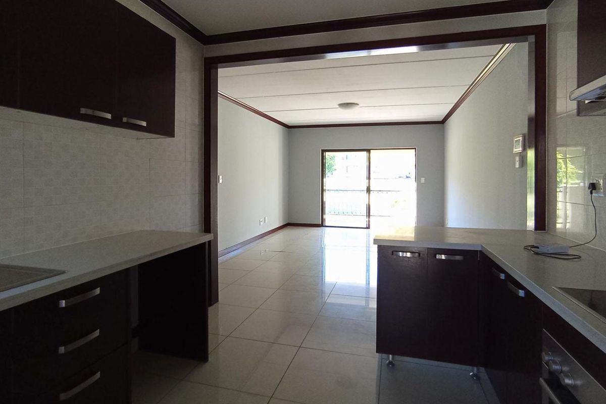 Modern 2 Bedroom Apartment with Garden Views in Rosa Royale, Summerset - Photo 2