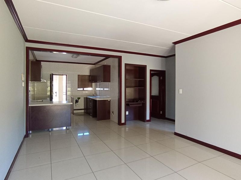 Modern 2 Bedroom Apartment with Garden Views in Rosa Royale, Summerset - Photo 5