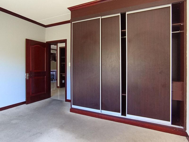 Modern 2 Bedroom Apartment with Garden Views in Rosa Royale, Summerset - Photo 9